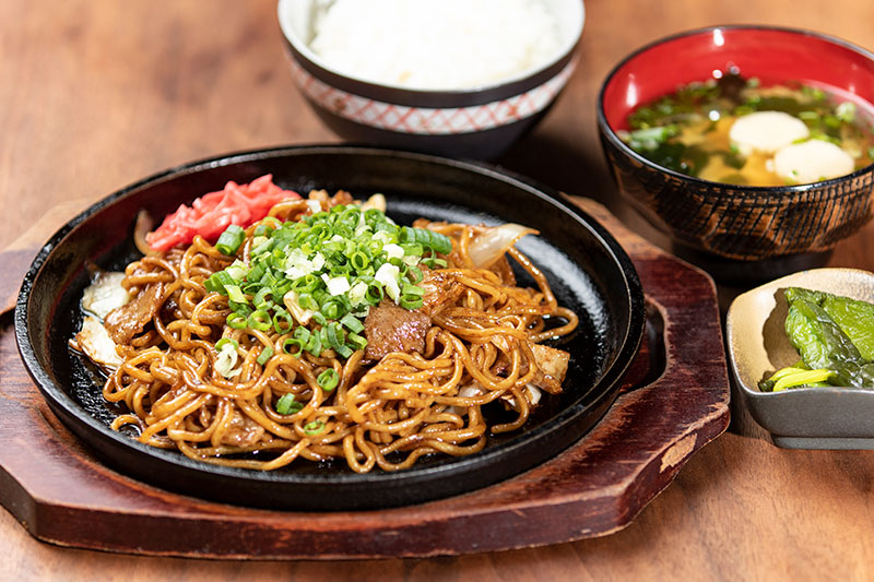 普通の焼きそば定食